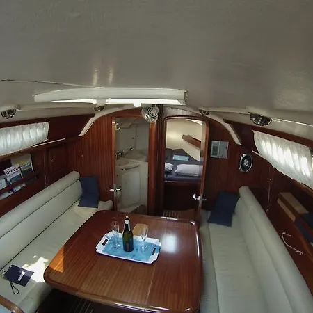 Botel Waypoint Azzurra