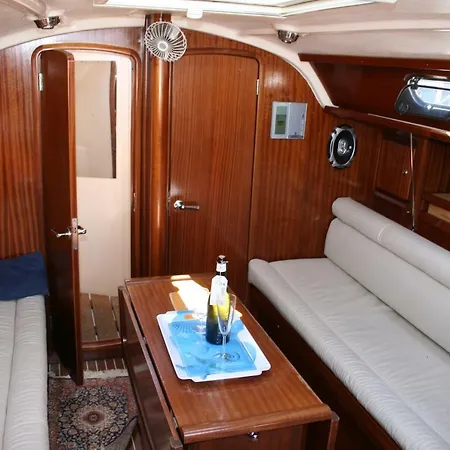 Waypoint Azzurra Botel