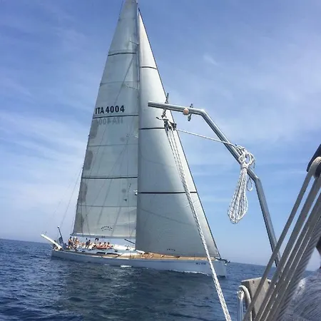 Botel Waypoint Azzurra